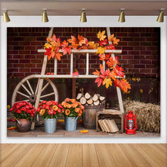 Lofaris Bunter Herbst Fotohintergrund mit Ahornblättern und Holzwagen, rustikale Kulisse für Fotoshootings und Herbstdekoration