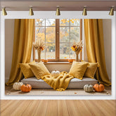 Lofaris Gemütlicher Herbsthintergrund mit Fenster und gelben Vorhängen, warme Herbstdekoration für Fotostudio und saisonale Aufnahmen