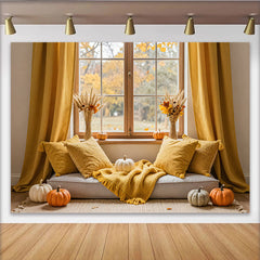Lofaris Gemütlicher Herbsthintergrund mit Fenster und gelben Vorhängen, warme Herbstdekoration für Fotostudio und saisonale Aufnahmen