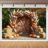 Lofaris herbstlicher Scheunentor Hintergrund mit Kürbissen und Pampasgras, gemütliche Fotokulisse für Erntedankfest Dekoration