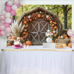 Lofaris Herbstlicher Scheunen-Hintergrund mit Kürbissen und bunten Blättern, perfekte Kulisse für Erntedankfest und Fotoshootings