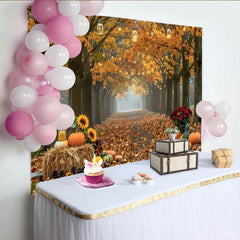 Lofaris Herbst-Fotohintergrund mit Kürbissen und warmen Lichterketten, malerische Kulisse für herbstliche Fotoshootings im Studio