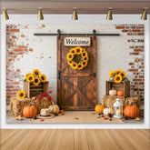 Lofaris Rustikaler Herbsternte-Hintergrund mit Scheunentor Sonnenblumen Kürbissen, gemütliche Fotokulisse für herbstliche Dekoration