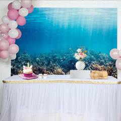 Lofaris Lebendiger Unterwasserhintergrund mit Korallenriff und Sonnenlicht, tiefblaue Ozean Fotokulisse für professionelles Fotostudio
