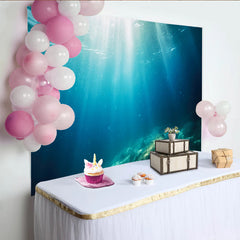 Lofaris Tiefblauer Unterwasser-Fotohintergrund mit Sonnenstrahlen und Meeresboden, realistische Meereslandschaft Kulisse für Studiofotografie