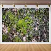 Lofaris Grüner Moos Baumrinden Hintergrund für Naturfotografie, realistische Wald Kulisse für professionelles Fotoshooting