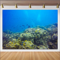 Lofaris Lebendiger Korallenriff Unterwasserlandschaft Hintergrund mit Fischen, blaue Ozean Kulisse für professionelle Fotografie