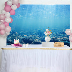 Lofaris Blauer Unterwasser Fotohintergrund mit Sonnenstrahlen und Meeresboden, realistische Kulisse für professionelle Fotoshootings