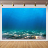 Lofaris Blauer Unterwasserhintergrund mit Sandboden und Sonnenstrahlen, natürliche Meeresgrund Fotokulisse für Studioaufnahmen