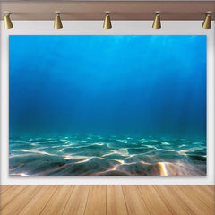 Lofaris Blauer Unterwasserhintergrund mit Sandboden und Sonnenstrahlen, natürliche Meeresgrund Fotokulisse für Studioaufnahmen