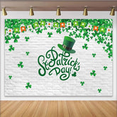 Lofaris St. Patrick's Day Hintergrund mit grünem Zylinder und Kleeblatt-Girlande, festliche Wanddekoration für Party