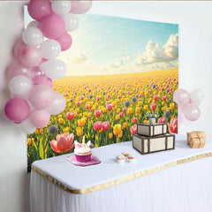 Lofaris Sonnenheller Frühlings-Blumenfeld Hintergrund mit bunten Tulpen und weitem Himmel, idyllische Fotokulisse für Naturaufnahmen