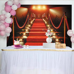 Lofaris Glamouröser Roter Teppich Fotohintergrund mit goldenen Absperrpfosten, elegante Kulisse für Partys und professionelle Fotoshootings