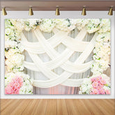 Lofaris Eleganter Hochzeitshintergrund mit weißen Blumen und rosa Rosen, wunderschöne Fotokulisse für romantische Feierlichkeiten