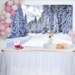 Lofaris Verschneiter Winterwaldhintergrund mit Tannenbäumen, idyllische Fotokulisse für Fotoshootings und Winterdeko