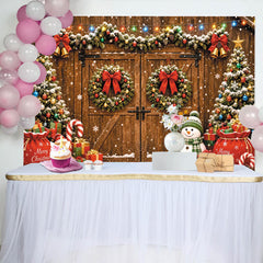 Lofaris Rustikaler Weihnachts-Hintergrund mit Scheunentüren Schnee und Weihnachtsbäumen, gemütliche Fotokulisse für Winterparty Dekoration
