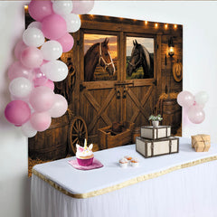 Lofaris Rustikaler Western-Scheunen-Hintergrund mit Pferden und Lichterketten, ländliche Holzoptik Kulisse für Fotostudio und Party