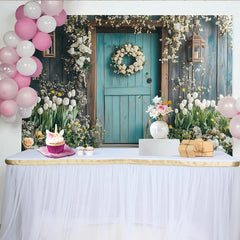 Lofaris Türkiser Holztür Frühlingshintergrund mit Blumenkranz, rustikale Fotokulisse für professionelle Frühlingsfotografie