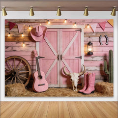 Lofaris Rosa Western Scheunentür Hintergrund mit Cowboyhut und Stiefeln, rustikale Fotokulisse im Country-Stil für Fotoshootings und Events
