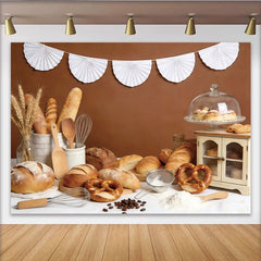 Lofaris Rustikaler Bäckereihintergrund mit frischem Brot und Brezeln, ideale Fotokulisse für Fotostudio und Backstube
