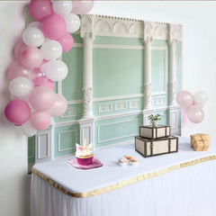 Lofaris Eleganter Architektur Fotohintergrund mit weißen Säulen und mintgrüner Wand, klassische Kulisse für Porträtaufnahmen und Events