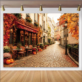 Lofaris Gemütlicher Pariser Herbstcafé-Hintergrund mit Kopfsteinpflaster, romantische Kulisse für Herbstfotografie