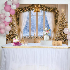 Lofaris Goldener Weihnachts-Hintergrund mit Winterfenster und Tannen, elegante Kulisse für festliche Winterfotos