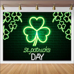 Lofaris St Patricks Day Hintergrund Neon Kleeblatt Schild Ziegelwand Irischer Pub Party