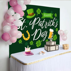 Lofaris St. Patrick Day Hufeisen und Bierkrug Hintergrund Grüner Klee Deko