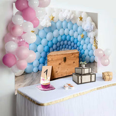 Lofaris 1. Geburtstag Fotohintergrund Blau Weiß Ballonwand Sterne Wolken Cake Smash