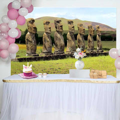 Lofaris Sieben Moai Statuen Grüne Wiese Landschaft Hintergrund Osterinsel Historische Stätte