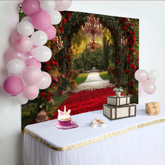 Lofaris Eleganter Rosenbogen-Hintergrund für Hochzeiten, mit roten Rosen und Kronleuchtern, romantische Gartenkulisse
