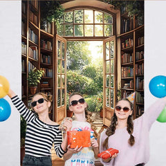 Lofaris Warmes Sonnenlicht Bibliothek Hintergrund Blumengarten