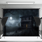 Horror Alt Aus Holz Haus In Mondlicht Halloween Hintergrund