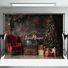 Lofaris Antiquität Fernseher Rot Stuhl Kiefer Baum Weihnachten Hintergrund