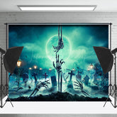 Skeleton Halten Hände Gruselig Nacht Halloween Hintergrund