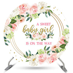 A Süß Baby Mädchen Ist An Der Weg Rosa Runden Hintergrund