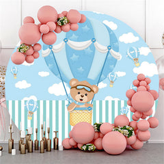 Blau Teddy Tragen An Der Luftballon Himmel Runden Hintergrund