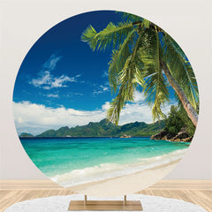 Grün Blätter Und Berg Runden Sommer Strand Hintergrund