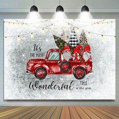 Rot LKW Und Drei Zwerge Schnee Weihnachten Hintergrund