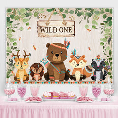Wild Eins Tier Mit Grün Blätter Holz Hintergrund Für Junge