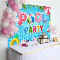 Lofaris Lebhafter Poolparty Hintergrund mit aufblasbaren Buchstaben und Bällen, ideale Fotowand für fröhliche Sommerpartys und Events