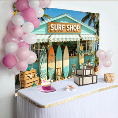 Lofaris Türkiser Surfshop-Hintergrund mit Palmen und Surfbrettern, sommerliche Strandkulisse für Fotoshootings