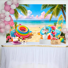 Lofaris Farbenfroher Tropenstrandfotohintergrund mit Palmen und Surfbrettern, lebendige Kulisse für Urlaubsfotoshootings und Sommerpartys