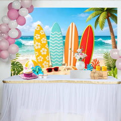 Lofaris Lebendiger Sommerstrand Fotohintergrund mit bunten Surfbrettern, perfekte Kulisse für Urlaubsfotos und sommerliche Partys