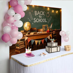 Lofaris Nostalgischer Einschulungshintergrund mit Tafel und Büchern, Vintage Schulanfang Fotokulisse für Fotoshooting und Partydekoration