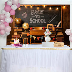 Lofaris Vintage Schulanfangshintergrund mit Tafel und Büchern, ideale Kulisse für Lernzimmer und Fotostudio