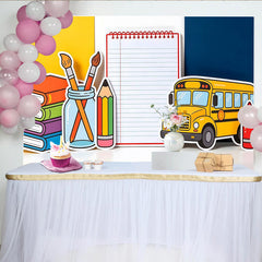 Lofaris Farbenfroher Schulanfang Hintergrund mit Schulbus und Büchern, perfekte Fotokulisse für Kinder und Schulfeier-Dekoration
