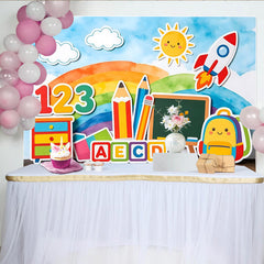 Lofaris Farbenfroher Einschulungs-Hintergrund mit Zahlen und Buchstaben, spielerische Kulisse für Klassenzimmer und Fotostudio