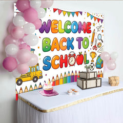 Lofaris Bunter Schulanfangshintergrund mit Schulbus und Büchern, fröhliche Fotokulisse für Einschulung und Klassenzimmer